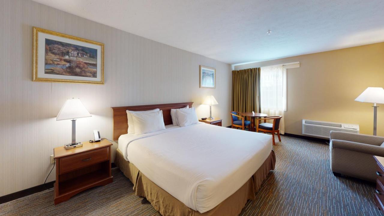 Ramada By Wyndham Strasburg - Shenandoah Valley Eksteriør bilde