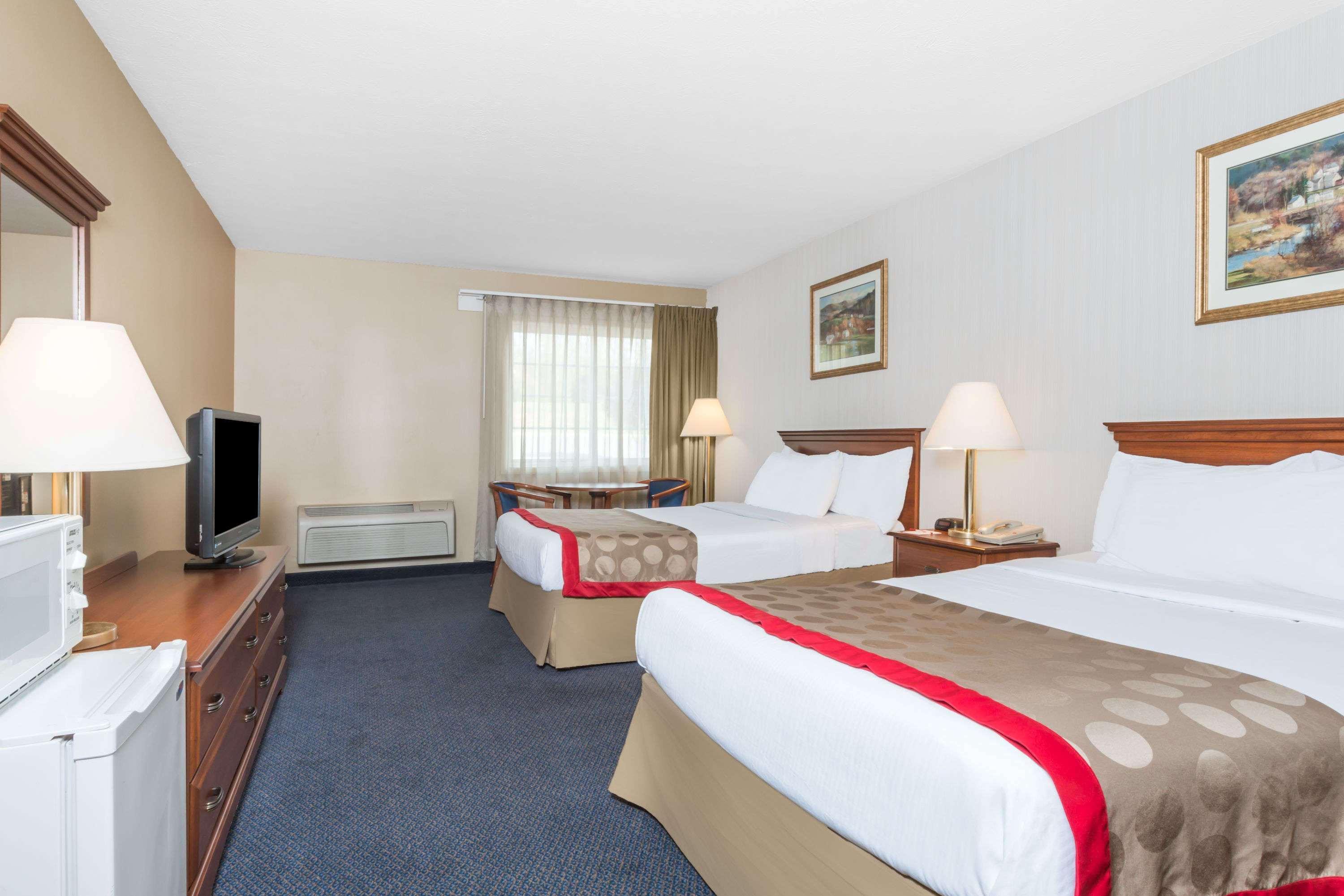 Ramada By Wyndham Strasburg - Shenandoah Valley Eksteriør bilde