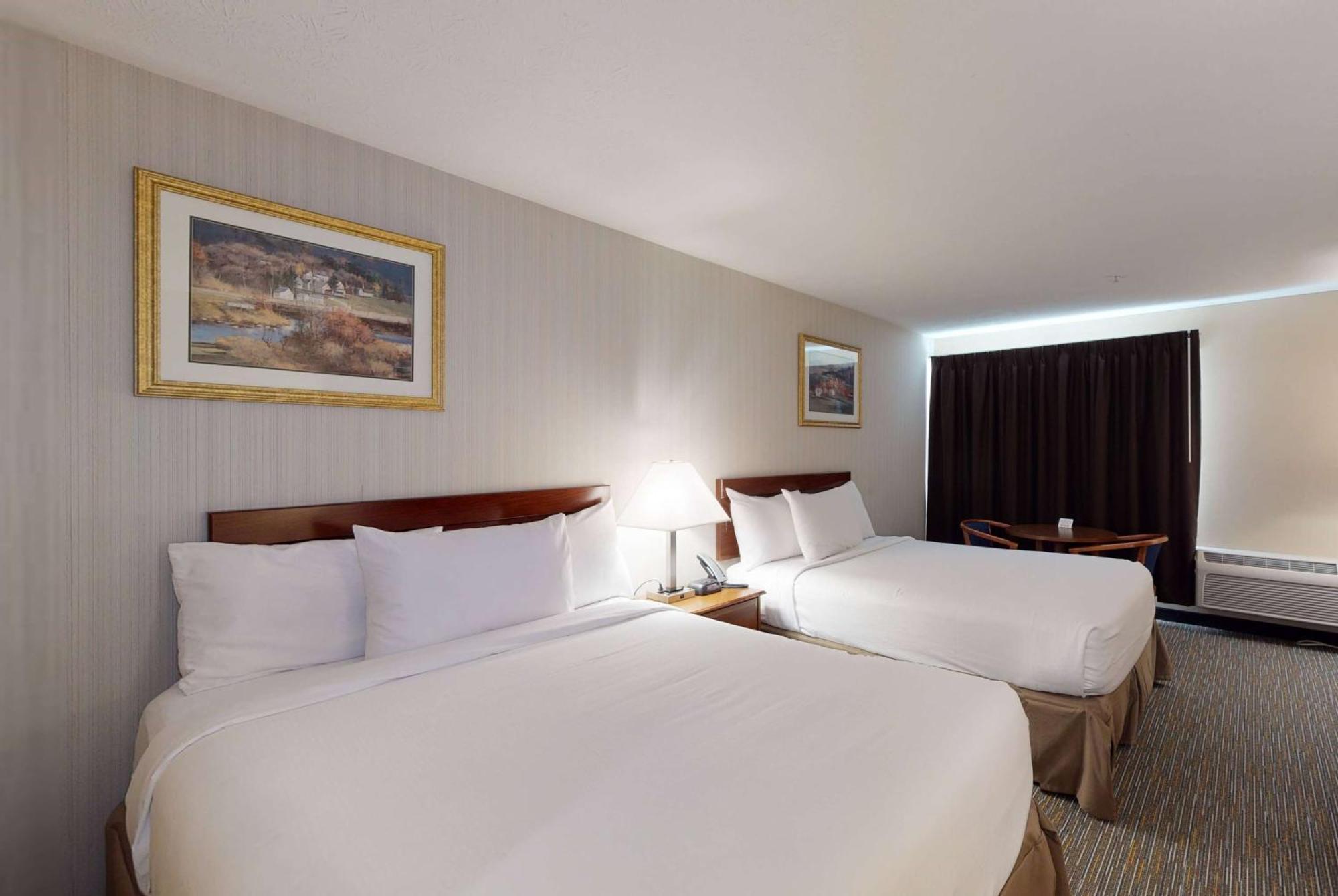 Ramada By Wyndham Strasburg - Shenandoah Valley Eksteriør bilde