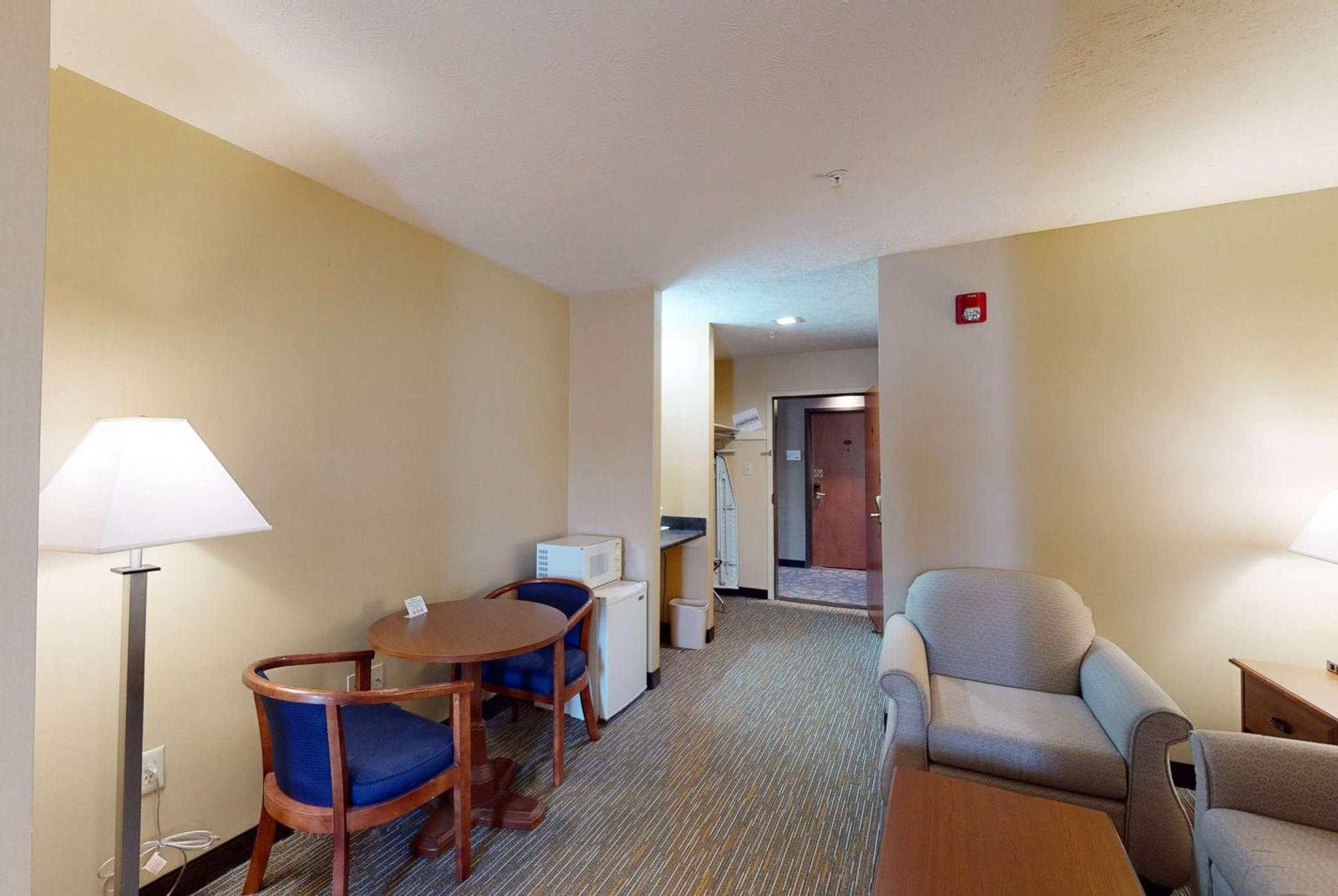 Ramada By Wyndham Strasburg - Shenandoah Valley Eksteriør bilde
